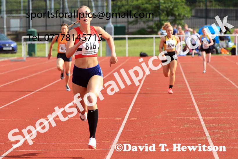 Women and Girls 200 metres, 2022 North Eastern Track and Field Champs., Middlesbrough. David T. Hewitson/Sports for All Pics